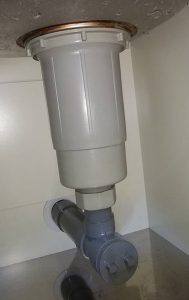 排水トラップ　面長　ワントラップ　防臭　害虫　キッチン水栓　シンク下　