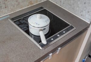 日立（HITACHI）のIHを使用中に発火した！対応と注意点