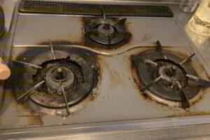 パロマのガスコンロ「焦げつき消火機能」があるのに鍋底が焦げ付いた！対処法は？
