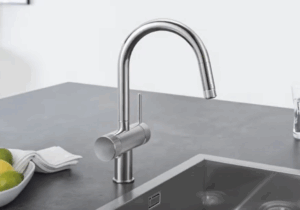 グローエのミンタ浄水器一体型水栓で、浄水から変なにおい？原因について