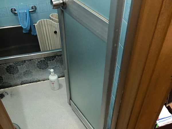 タイル壁の在来のお風呂はとても寒い