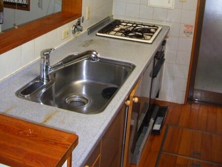 ビルトイン機器を再利用してコストダウン　浄水器と食洗機再利用　施工前