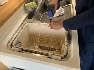 ヤマハのトップオープン食洗機を撤去する 撤去工事