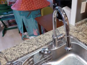 秋田キッチン取付け隊 グローエ水栓の工事 施工前