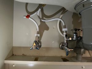 グローエ水栓を取付けてリッチなキッチン♫取付け後漏水チェック