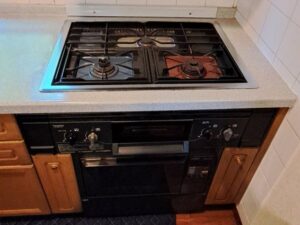 埼玉のキッチン取付け隊　サンウェーブ特殊コンロの工事