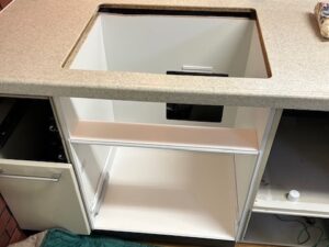 岐阜キッチン取付け隊　電気オーブンの取外し　施工