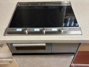 大阪のキッチン取付け隊　電気オーブンの撤去