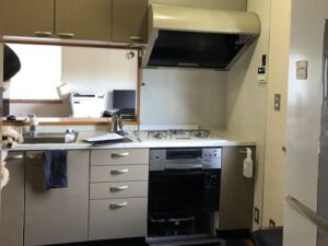 和歌山キッチン取付け隊　ヤマハサイクロンフードの取替　施工前