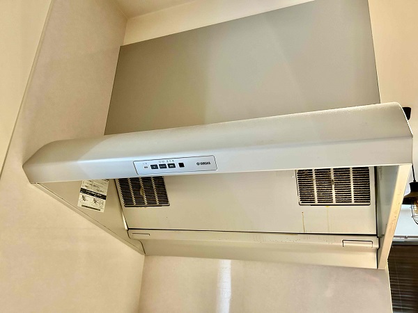 京都キッチン取付け隊　ヤマハサイクロンフードの取替