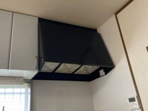 和歌山キッチン取付け隊　プロペラからシロッコファンへの取替　施工前