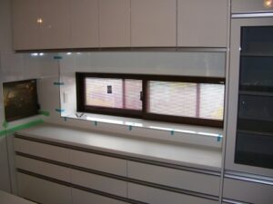 大阪のキッチン取付け隊　カップボードの取付け