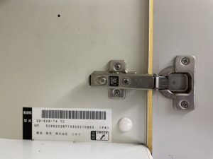 三重キッチン取付け隊　キッチン扉蝶番メンテナンス