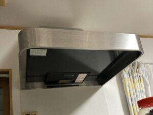 三重キッチン取付け隊　サイドレンジフードの取替