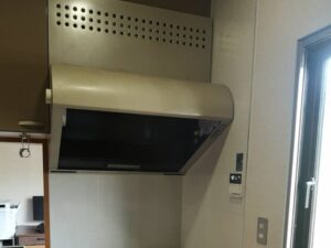 福岡キッチン取付け隊　ヤマハサイクロンフードの取替