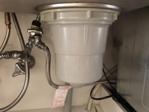 福岡キッチン取付け隊　排水トラップの交換