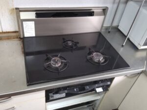 山口キッチン取付け隊　TOTO特殊コンロの工事