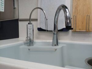 滋賀キッチン取付け隊　アルカリイオン整水器の工事　施工前