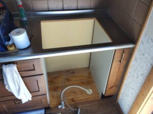 石川キッチン取付け隊　ガスオーブンの工事