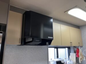 山口キッチン取付け隊　シロッコファンフードの取替　施工前 
