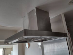 愛媛キッチン取付け隊　センターレンジフードの取替