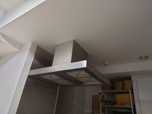 山口キッチン取付け隊　センターレンジフードの取替