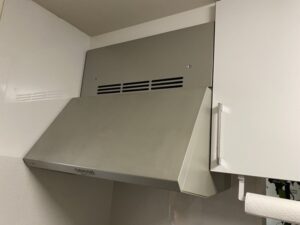 富山キッチン取付け隊　同時給排気フードの工事　施工前