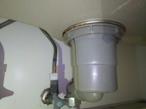 沖縄キッチン取付け隊　排水トラップの交換