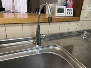 北海道キッチン取付け隊　浄水器の取り外し　施工前 