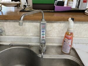 山口キッチン取付け隊　浄水器の取り外し　施工前