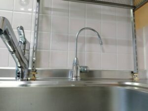 富山キッチン取付け隊　浄水器の取り外し　施工前 