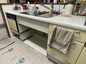 宮崎キッチン取付け隊　食洗機前パネルでを楽しむ　施工前