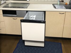 食洗機前パネルでを楽しむ　施工後