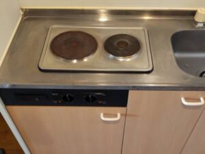 電気コンロの根本的な選び方　2口プレートからIHに替える　施工前