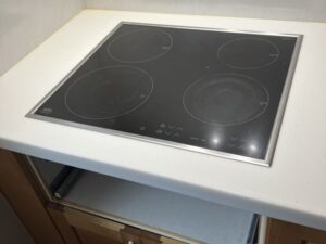 電気コンロの根本的な選び方　AEG製を国内製にしたい　施工前