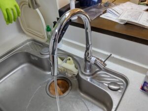 ビルトイン浄水器の面白い選び方　Wセンサー付きに替えたい　KVK　施工後