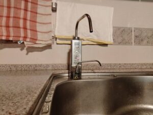 ビルトイン浄水器の面白い選び方　アルカリイオンから替えたい　KVK　施工前