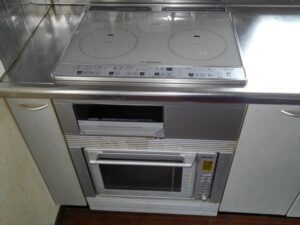 電気コンロの根本的な選び方　オーブンそのままIHだけ替える　施工後
