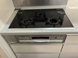 ガスコンロの基本的な選び方　ガラストップカラーを変えてみる　施工前