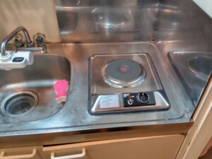 電気コンロの根本的な選び方　シーズーヒーターをプレートヒーターに　施工後