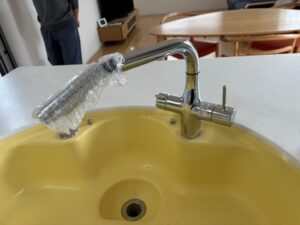 ビルトイン浄水器の面白い選び方　センサー付き一体型水栓に替えたい　KVK　施工後