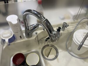 キッチン水栓の自由な選び方　タッチレス水栓の工事　施工前