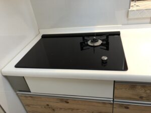 電気コンロの根本的な選び方　ハイブリッドコンロにする　施工後