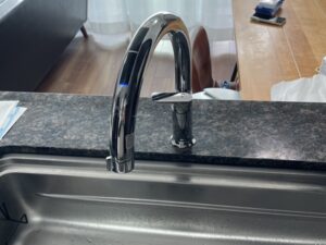 キッチン水栓の自由な選び方　メイスイからLIXILナビッシュに替えたい　施工後