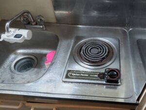 三化工業のヒーターコンロのおすすめポイント！　入居者さんからのご依頼があり　施工前