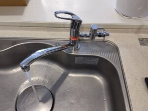 キッチン水栓の自由な選び方　分岐水栓付きのに替えたい　施工後