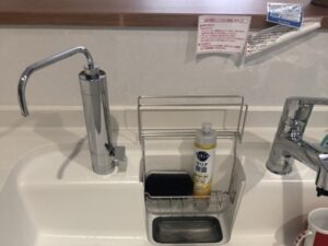 ビルトイン浄水器の面白い選び方　実家のキッチンに浄水器に取付けたい　クリンスイカウンターオン　施工後