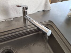 キッチン水栓の自由な選び方　操作レバーの位置を替えたい　トーヨーキッチン　施工後