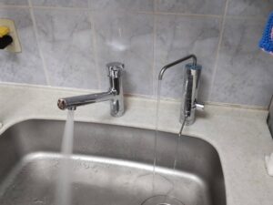 キッチン水栓の自由な選び方　整水器も一緒に替えたい　TOTO　施工後