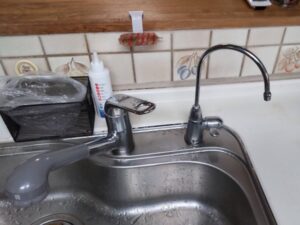 ビルトイン浄水器の面白い選び方　浄水器専用浄水栓の工事　クリンスイからLIXIL　施工前